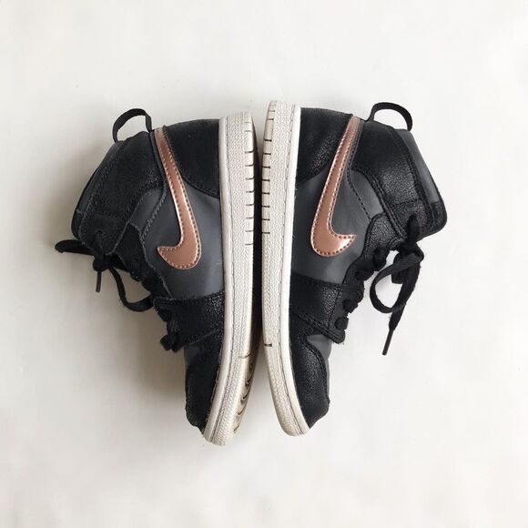 Nike Air Jordan 1 retro high black/bronze TD sneakers EUC size 10 - Picture 2 of 7